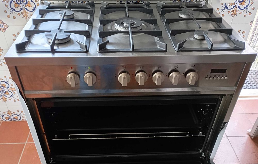 Fogão Meireles a Gás 90x60x90cm c/ Forno Eléctrico