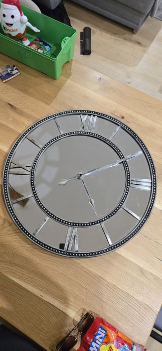 Duży zegar wiszący