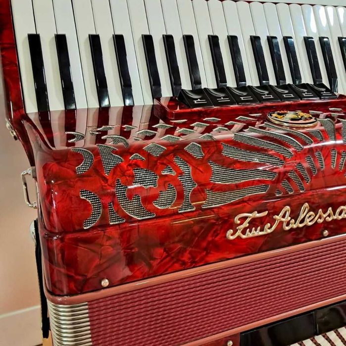 Acordeão Italiano Fratelli Alessandrini 41 Teclas/120 Baixos (NOVO)