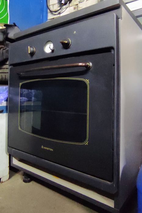 Духова шафа Ariston