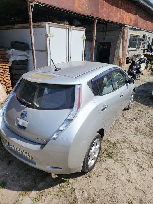 Nissan leaf 2012