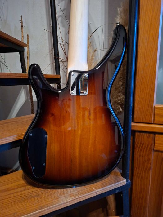 Baixo Yamaha TRBX 174EW made Indonesia + Bag