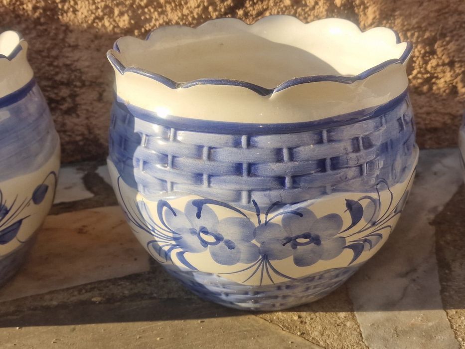 Conjunto de 4 vasos em cerâmica azul e branca