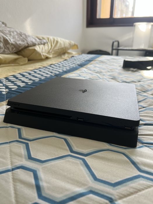 PlayStation 4 Slim 500GB – Excelente Estado
