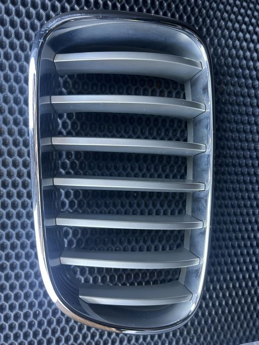 Решітки на БМВ Х 3 f25 2013 року