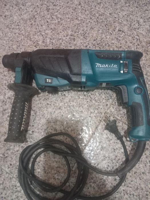 Tona makita com demolidor