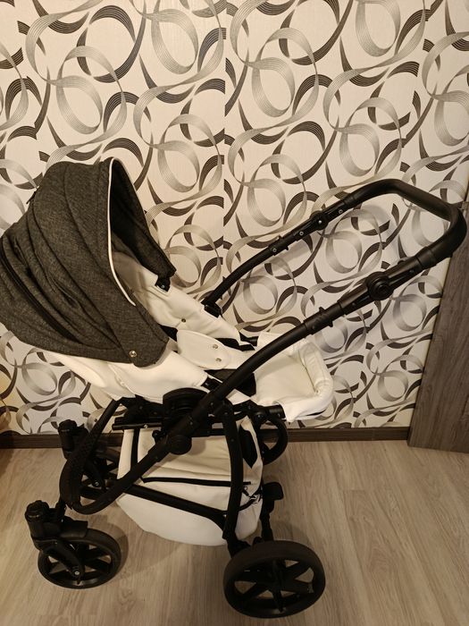 Продам коляску  в новом состоянии