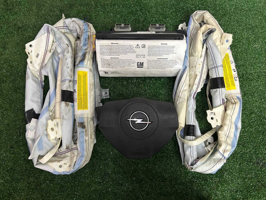 Подушка безпеки AIRBAG руль салон торпедо Opel Zafira Зафіра B 05-11р