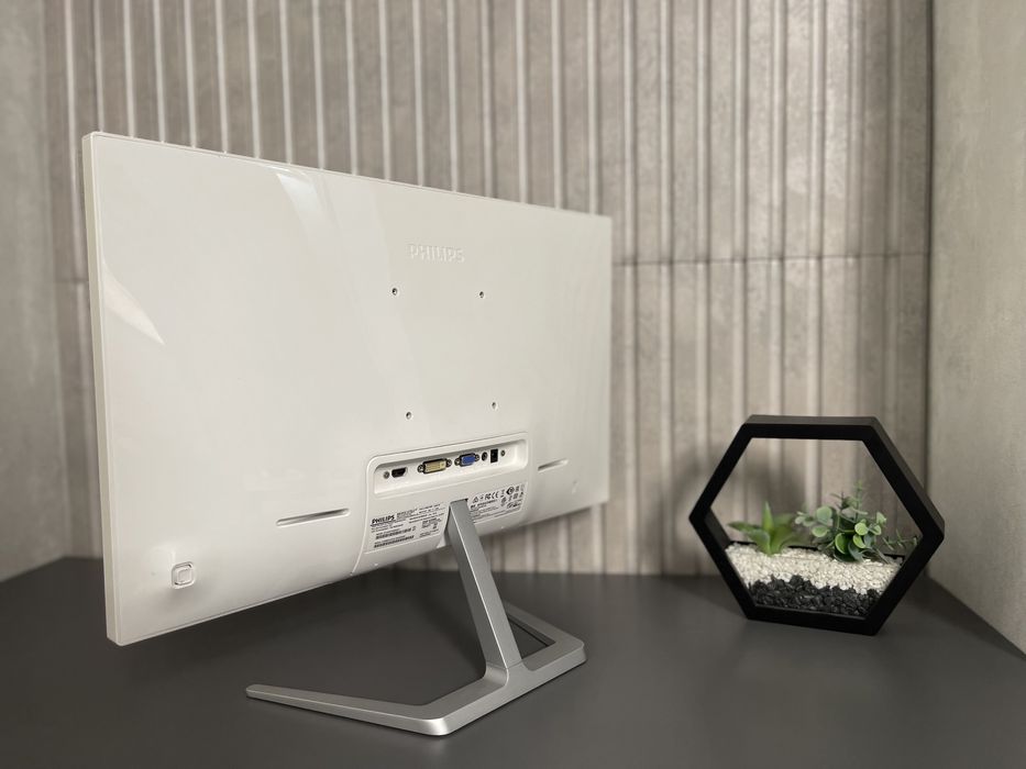 Білий монітор Philips 24 дюйми  full hd