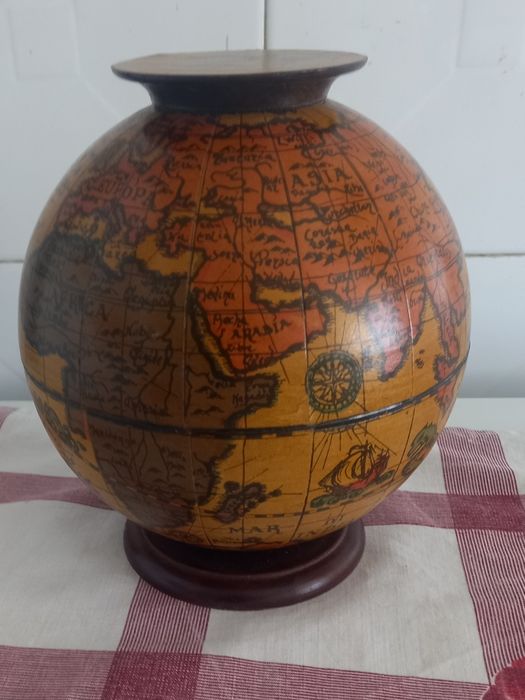 Globo terrestre Cigarreira.