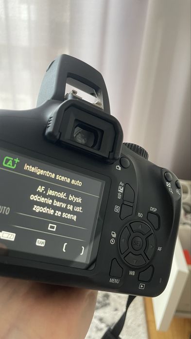 canon 4000d lustrzanka