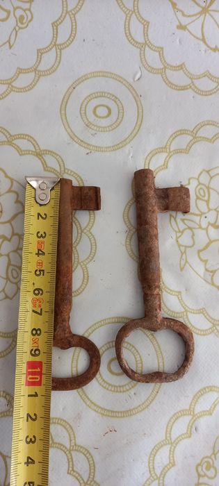 Chaves antigas em ferro