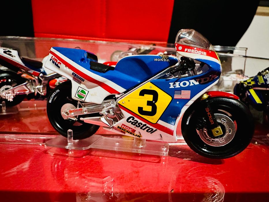 Coleção de motos (82 motos)