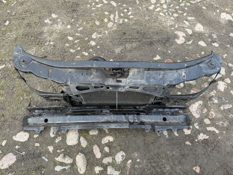 Передня установочна панель телевізор Шкода Тур Skoda Octavia Tour