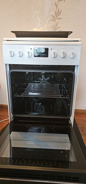 Nowa kuchenka gazowa z piekarnikiem elektrycznym Amica