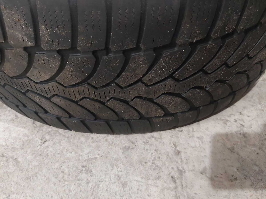 Bridgestone 255/55 R 18 Зимові