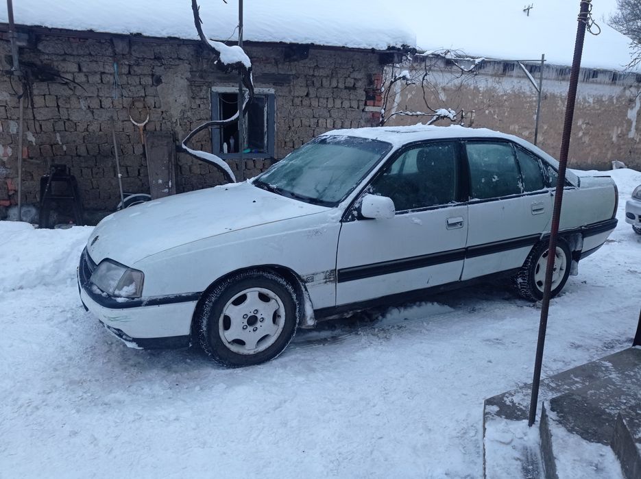 Опель омега А 2.0. На ходу