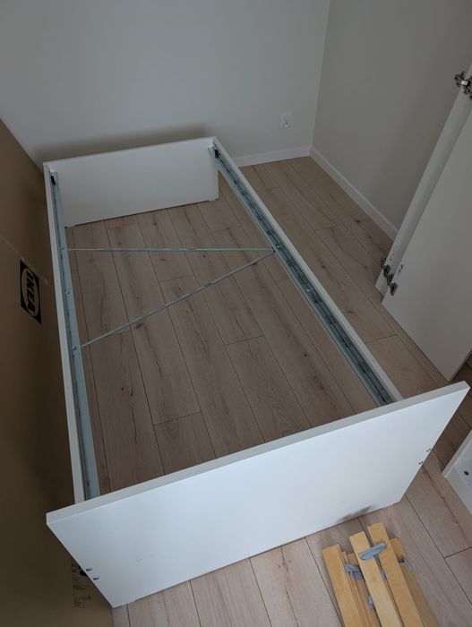 Rama łóżka biala Ikea 200x90