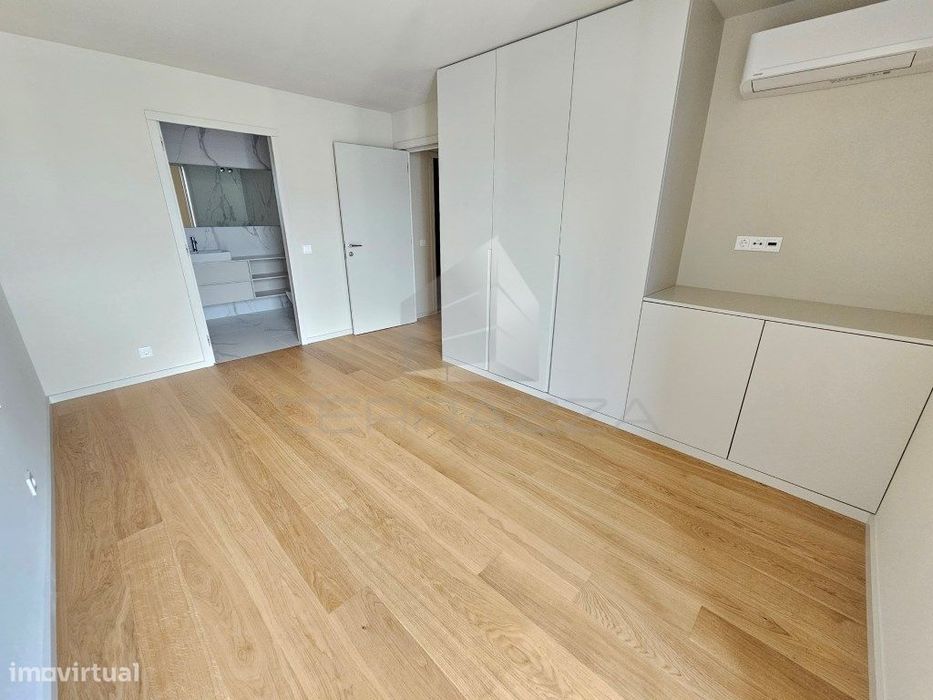 Apartamento T3 Na Alameda Dos Jardins Da Arrábida Com Vista Mar