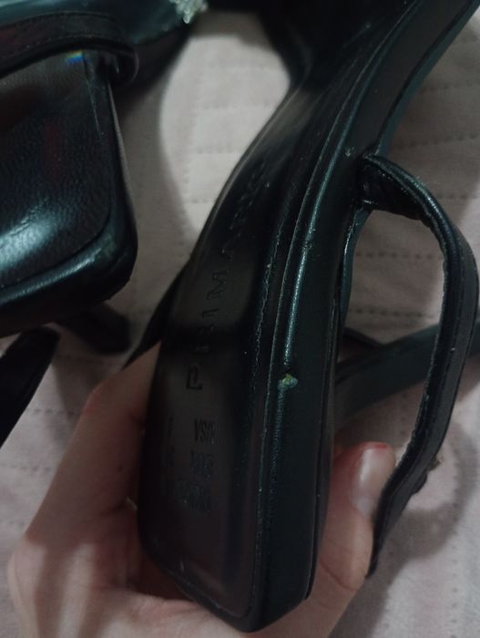 Czarne szpilki z kokardą