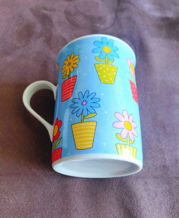 Kubek ceramiczny art deco w kwiatki kolorowy