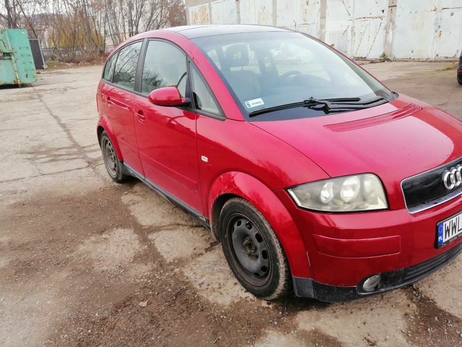 Audi A2 czerwony