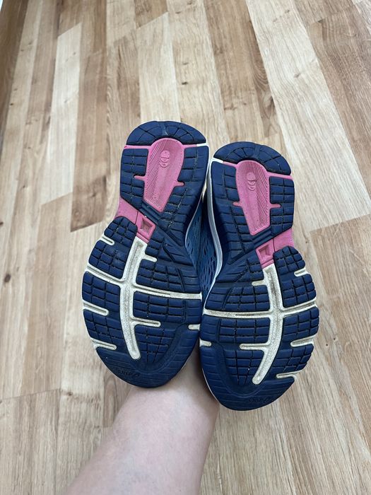 Buty sportowe dla dziewczynki Asics 28