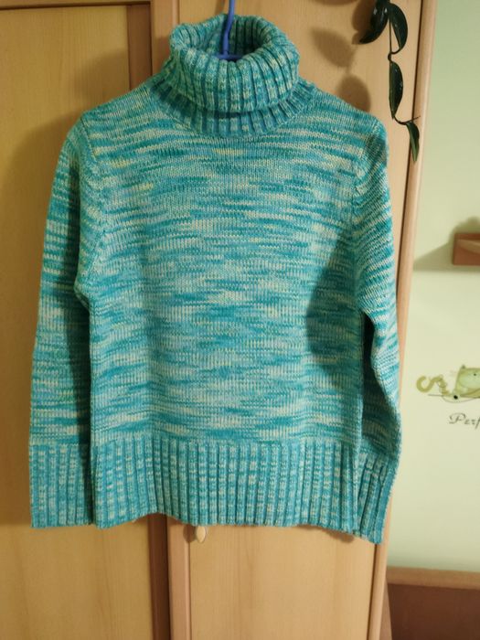 Golf kremowo-turkusowy