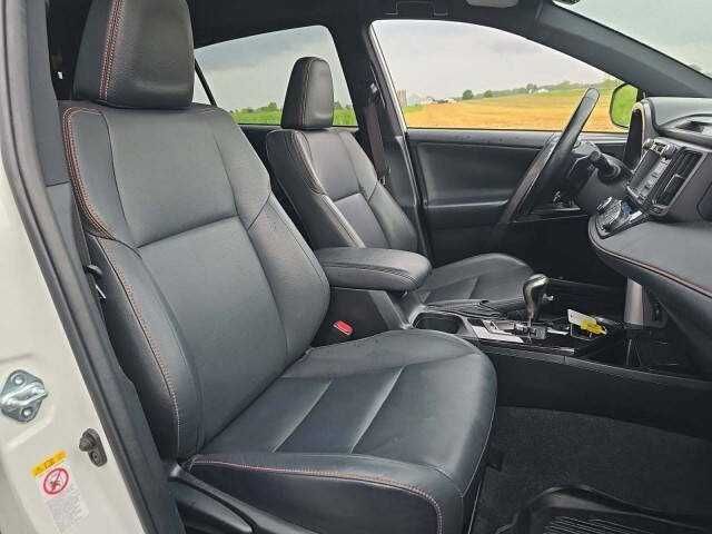 2017 Toyota RAV4 SE