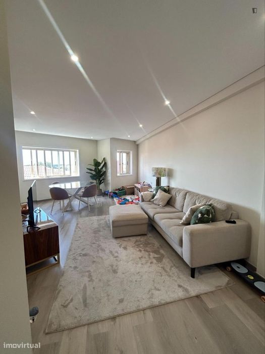 Apartamento com 2 quartos - localizado em Valadares Porto