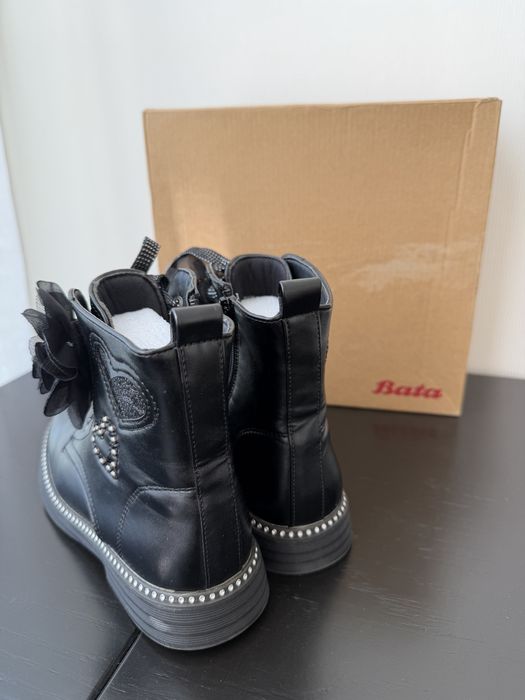 Черевики для дівчинки Bata 21 см.