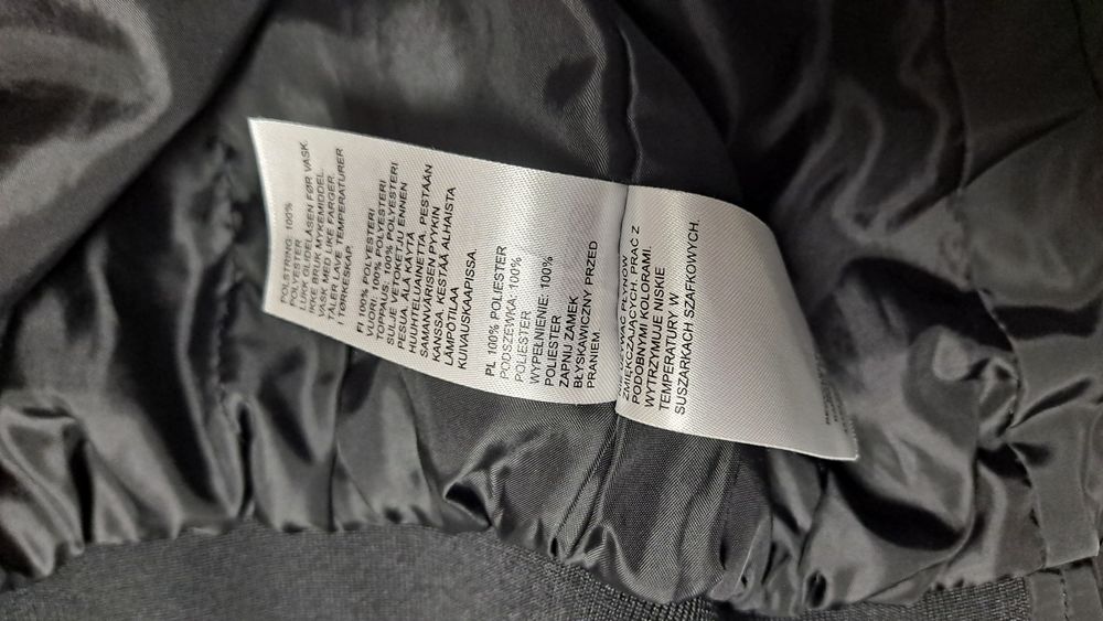 Kurta czarna  z kapturem firmy KappAhl rozmiar 92cm.