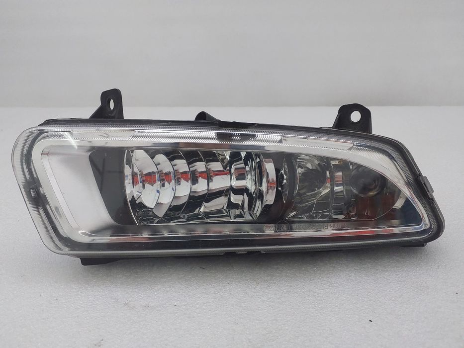 Farol nevoeiro frente direito VOLKSWAGEN Polo (6R, 6C)