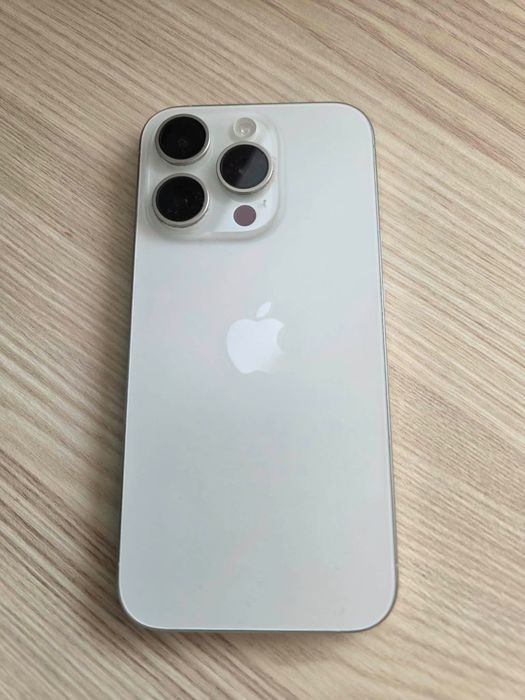 Iphone 15 pro stan idealny