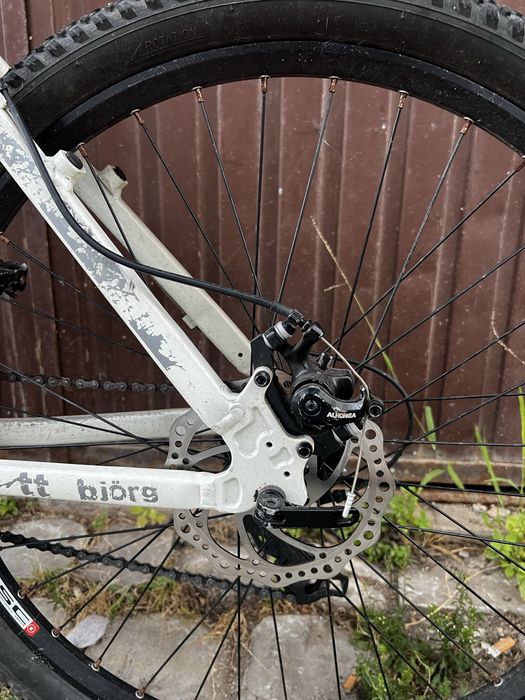 Bicicleta bjorg TT roda 26 + btwin roda 20  ofereco 2 bmx para restauro