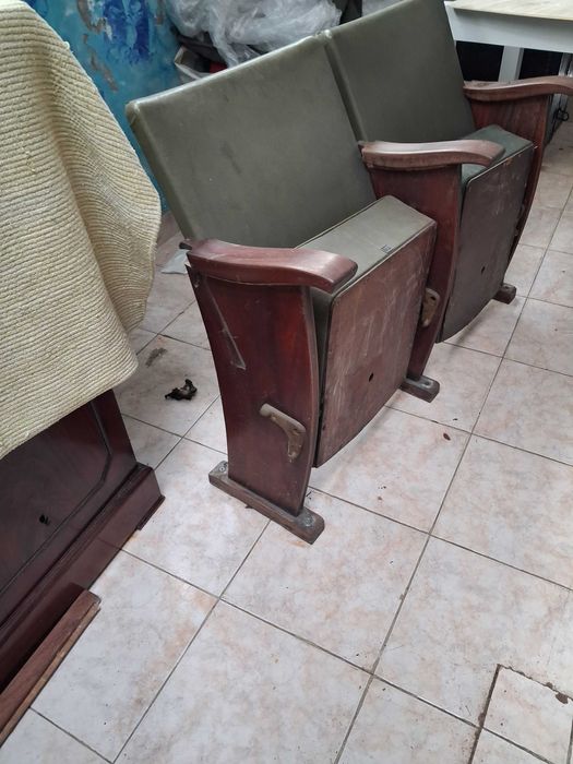 Cadeira de cinema 2 lugares anos 40