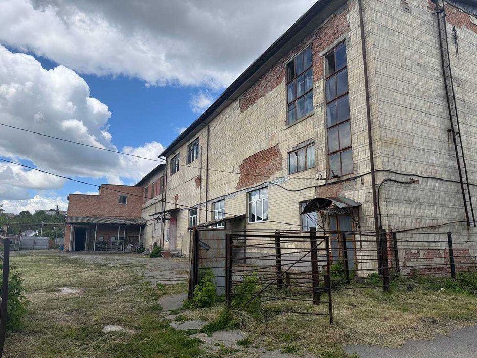 Продаж приміщення  3900 м2 в м. Жмеринка (8281)