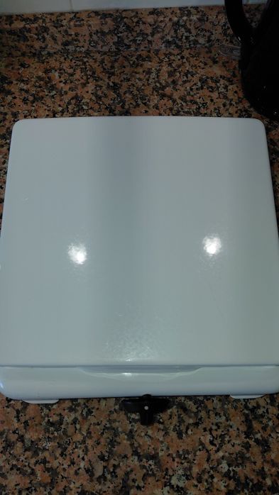 Fogão portátil com tampa