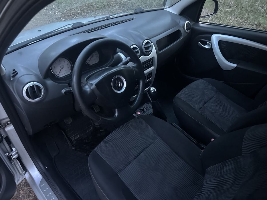 Renault Logan 2009 1.6