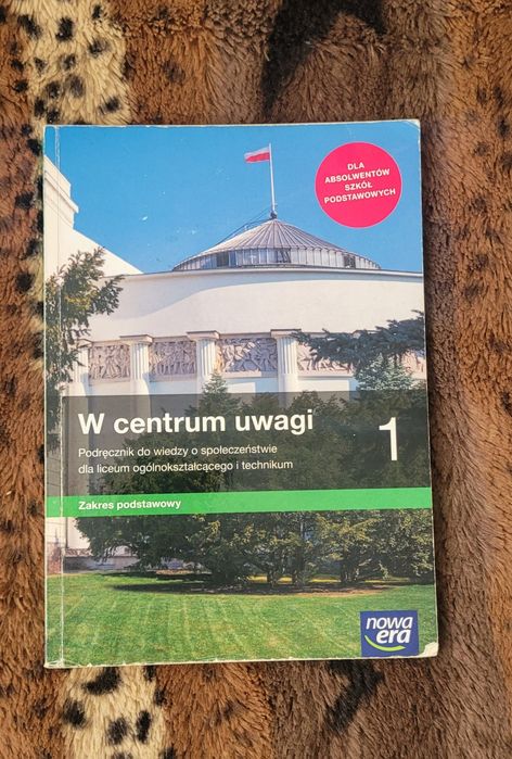 Podręcznik WOS W centrum uwagi klasa 1.