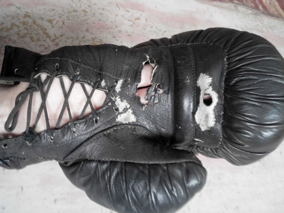 Боксерские перчатки