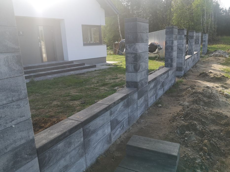 Montaż, murowanie ogrodzeń łupanych , gładkich , nowoczesnych i innych