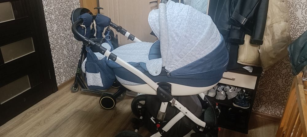 Продам коляску адамекс