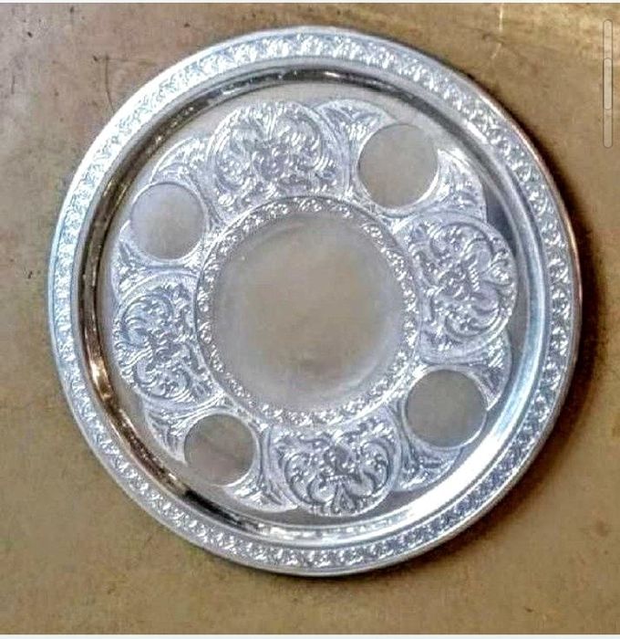 Taca z ozdobnym, tłoczonym wzorem PRL