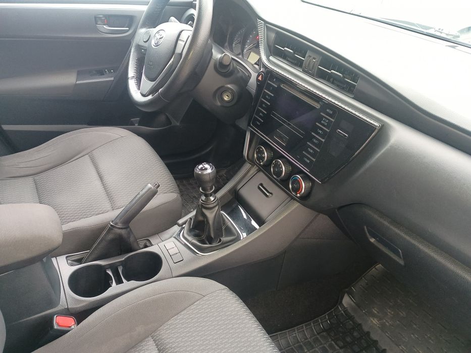 Продам офіційну  Toyota Corolla 2017