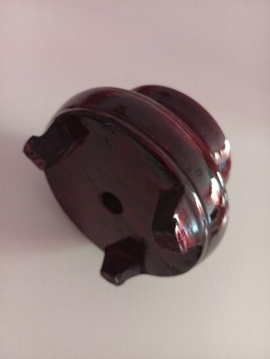 Expositor em madeira e veludo