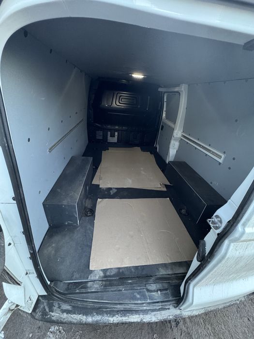 Електро бус максус