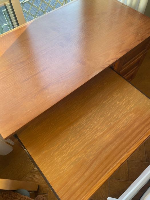 Secretaria com gavetas