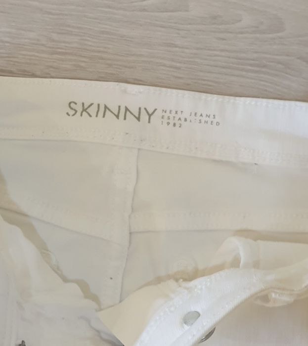 Скінні білі 9-10 років