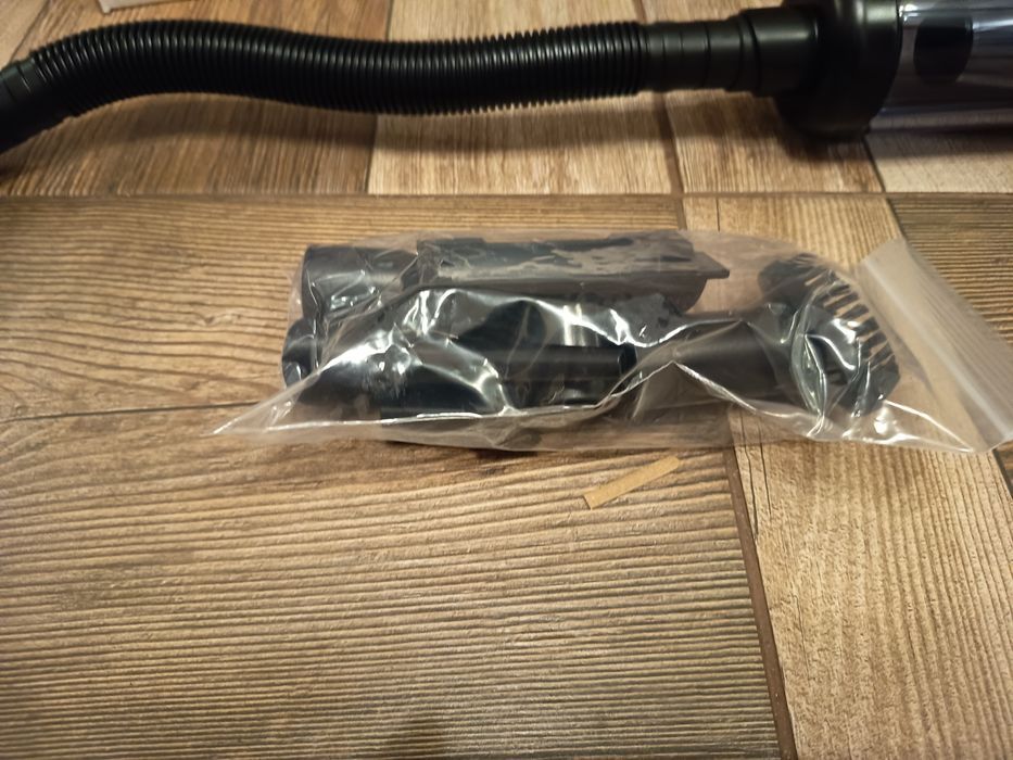 Nowy czarny ręczny odkurzacz domowy samochodowy